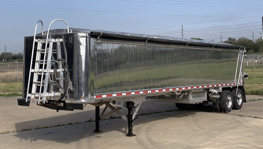 Side view of Wink Dewatering Trailer