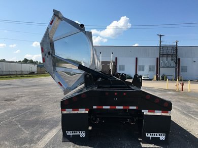 Side Dump Trailer Detail